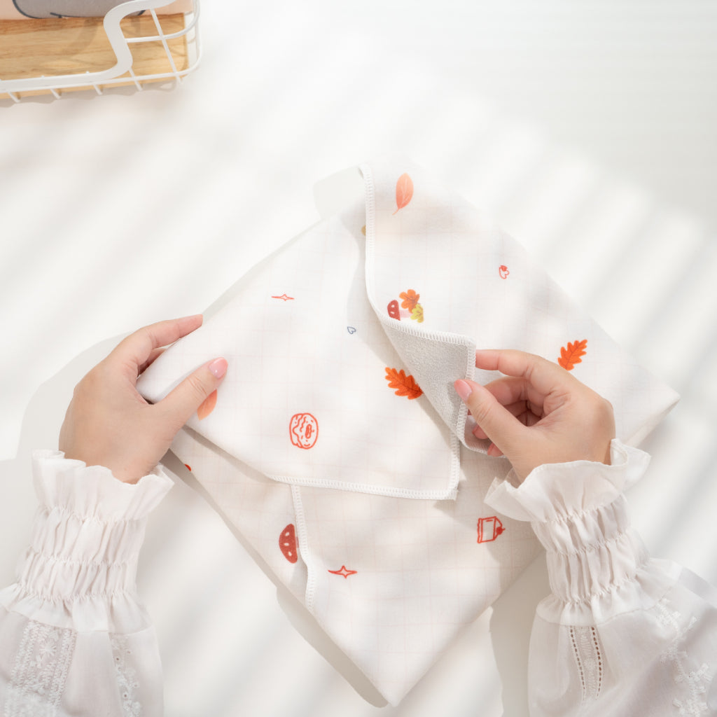 GiGi Magic Fabric ผ้าวิเศษจากพี่หมี ลายน่ารัก คมชัด วัสดุเกรดพรีเมี่ยม ขนาด 50x50 ซม.